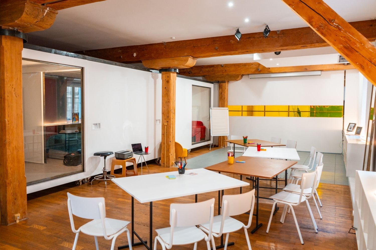 Atelier divisible en deux salles