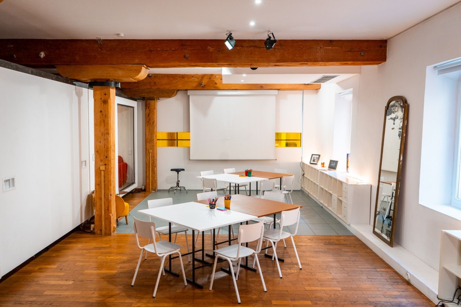 Atelier divisible en deux salles