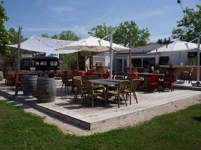 Spacious Indoor Room & Garden for Events in Aix-en-Provence