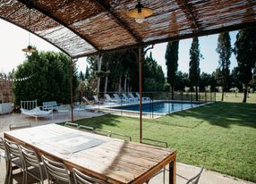 Provencal farmhouse with services and swimming pool