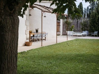 Charming 19th-Century Provencal Farmhouse for Events & Retreats