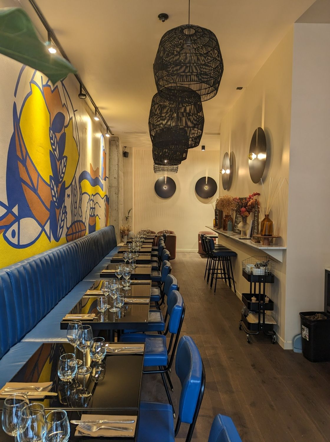 Restaurant with southern colors