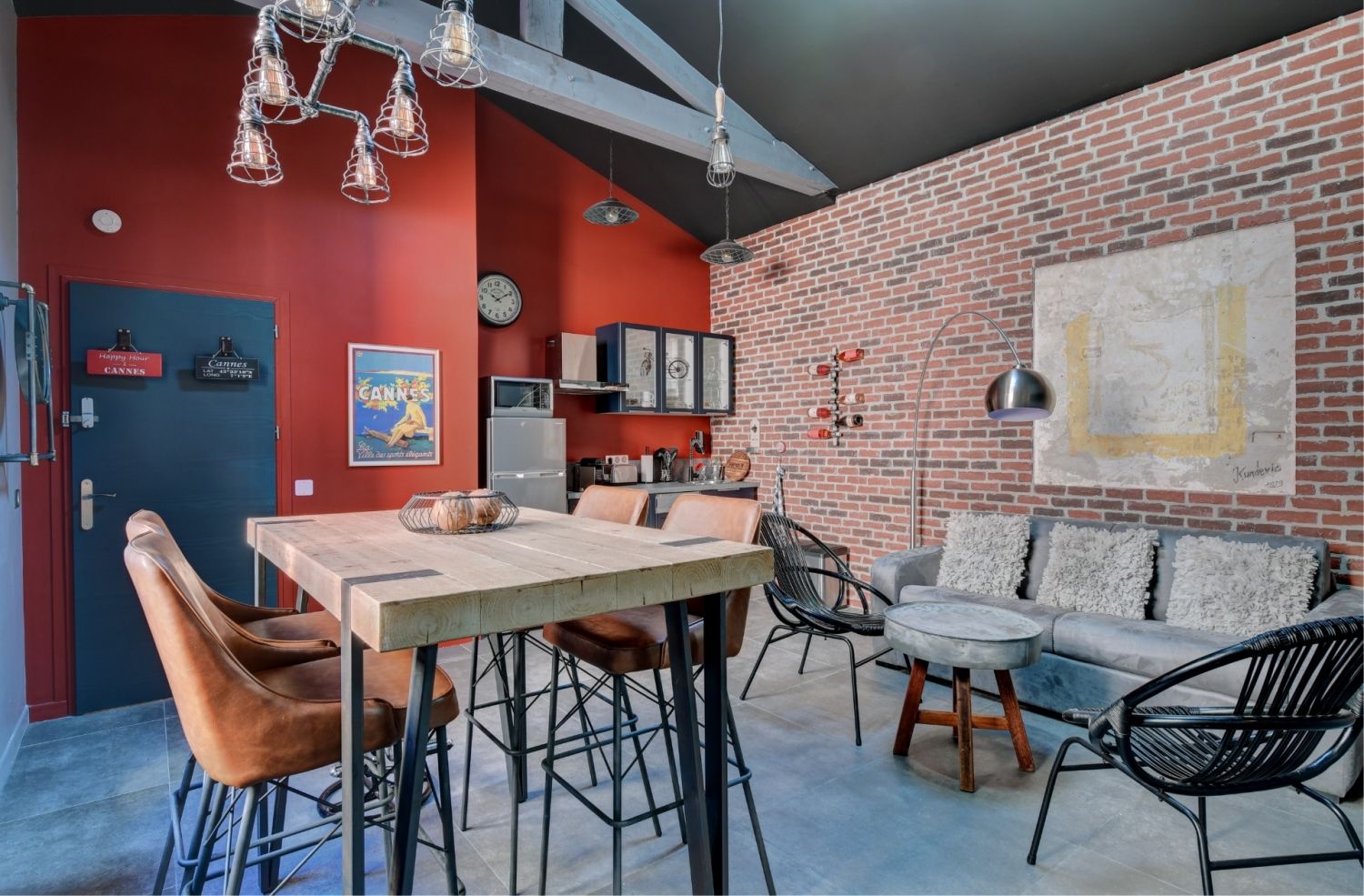 Magnificent industrial loft in the heart of Cannes