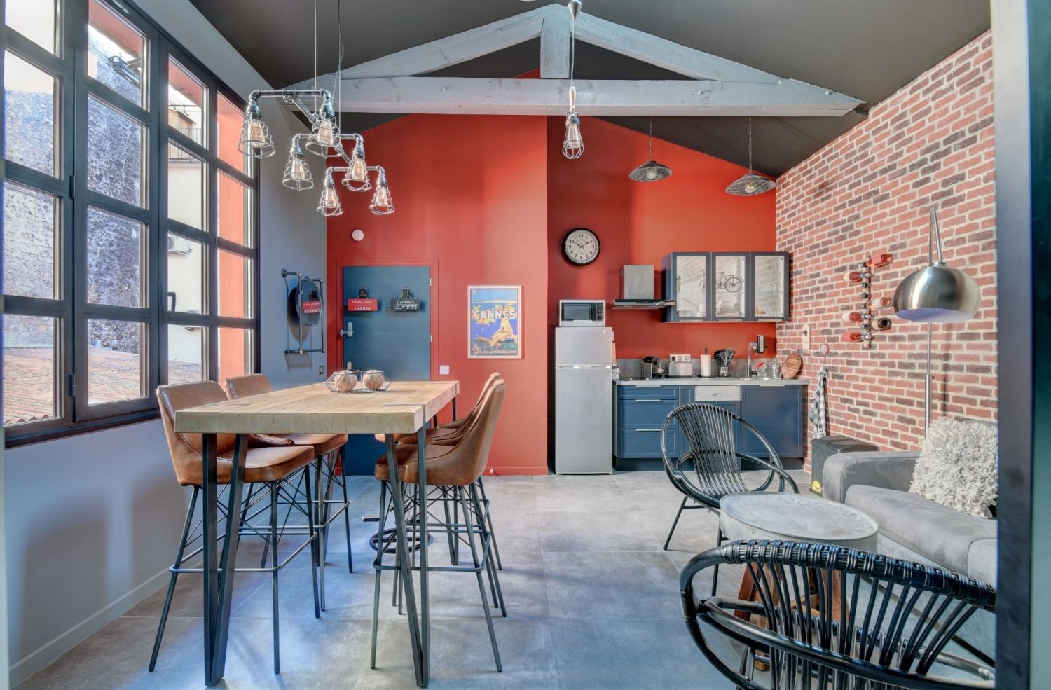 Magnificent industrial loft in the heart of Cannes