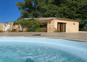 Provencal bastidon with swimming pool