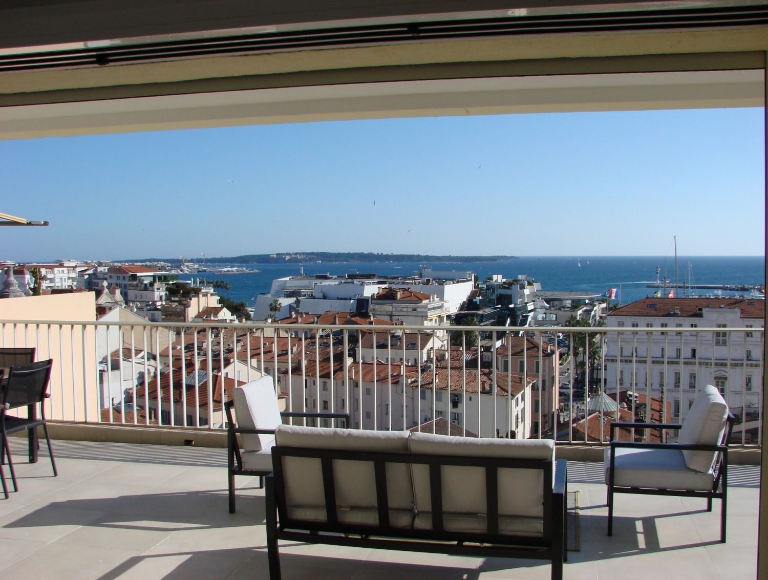 Seaview Rooftop Apartment Cannes – 2 Terraces, Events up to 50 Guests
