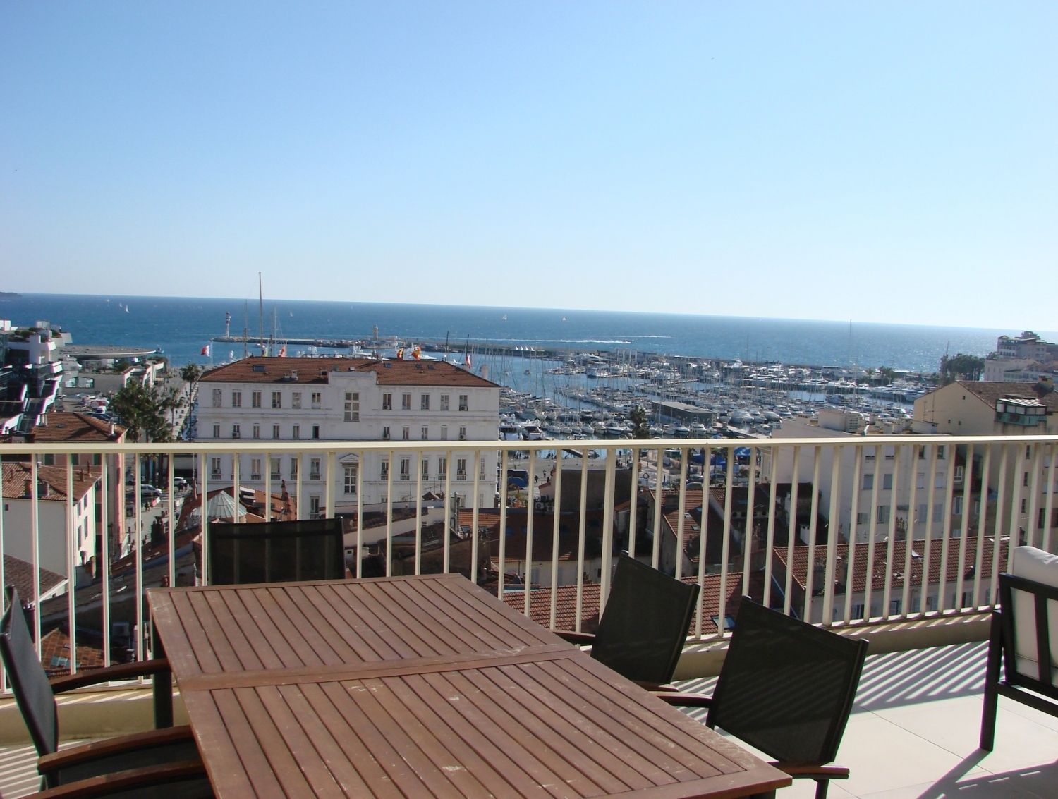 Seaview Rooftop Apartment Cannes – 2 Terraces, Events up to 50 Guests
