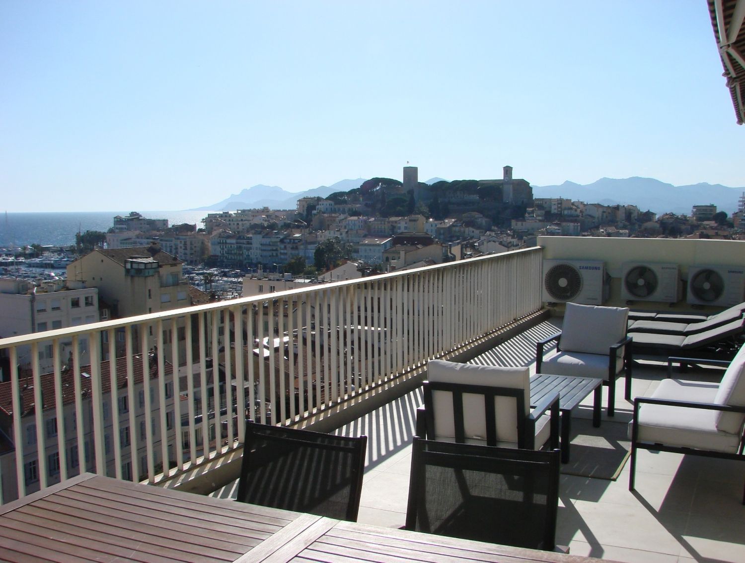 Seaview Rooftop Apartment Cannes – 2 Terraces, Events up to 50 Guests
