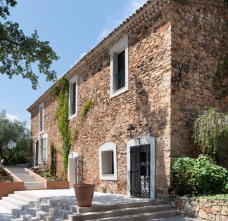 Stone Built Bastide near Canyon and Route des Vins 