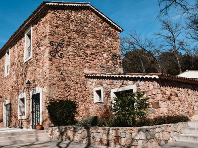Stone Built Bastide near Canyon and Route des Vins 