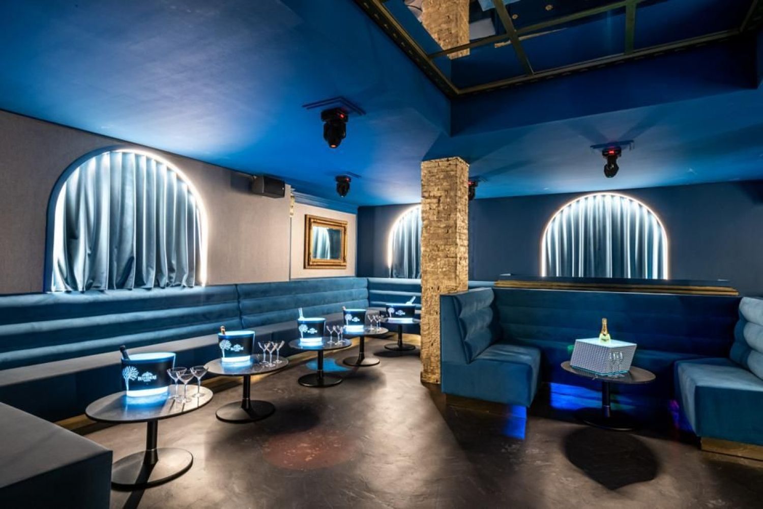 Cozy Bar for Events in Cannes – Near Croisette, Up to 250 Guests