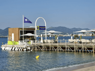 Platform 85 m² + footbridge access 30m² right in the center of the Croisette