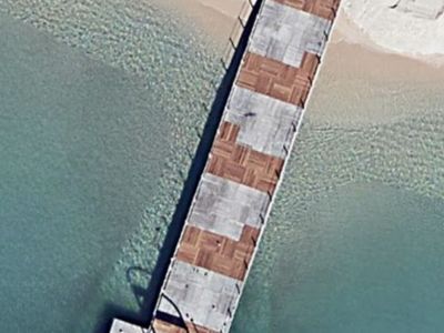 Platform 85 m² + footbridge access 30m² right in the center of the Croisette