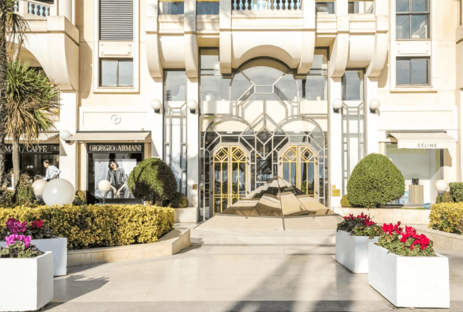 Luxury Cannes Apartment on the Croisette – Sea View, Events up to 60