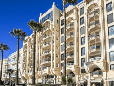 Luxury Cannes Apartment on the Croisette – Sea View, Events up to 60