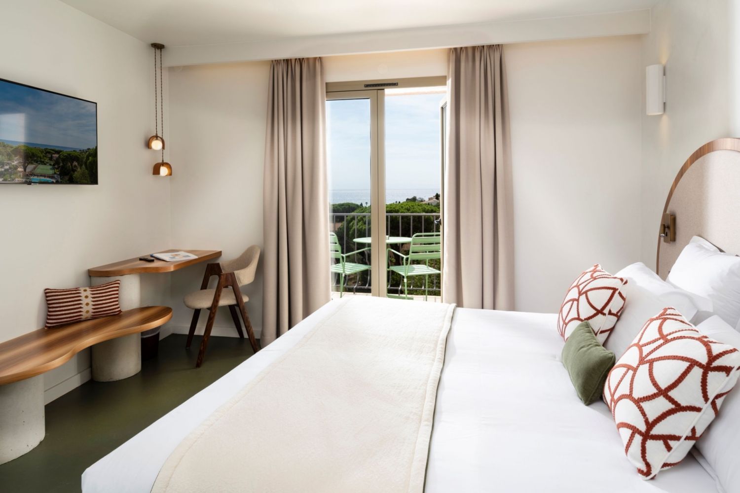 Hôtel 4* et son parc vue mer