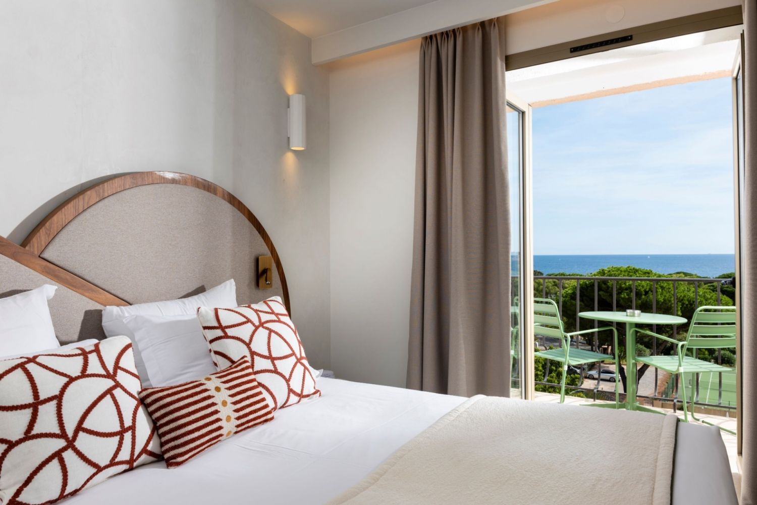 Hôtel 4* et son parc vue mer