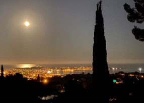 Estate with swimming pool and magnificent views of Cap d'Antibes and the surrounding nature