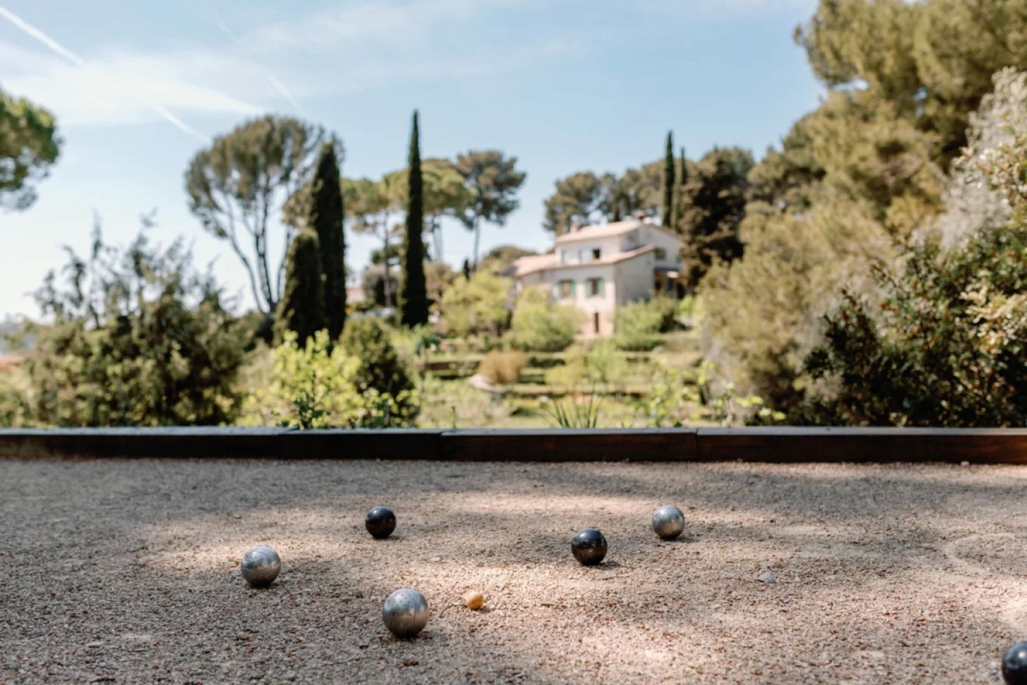 Estate with swimming pool and magnificent views of Cap d'Antibes and the surrounding nature