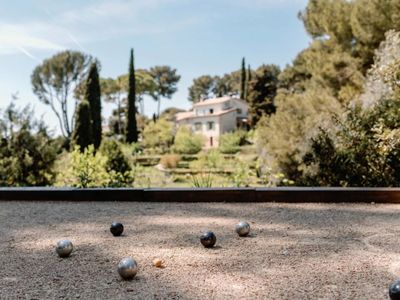 Estate with swimming pool and magnificent views of Cap d'Antibes and the surrounding nature