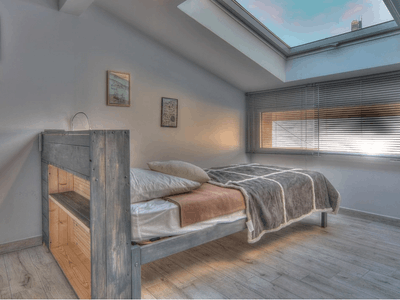 Cannes 2-Bedroom Apartment – 5 Min from Palais, Events up to 15