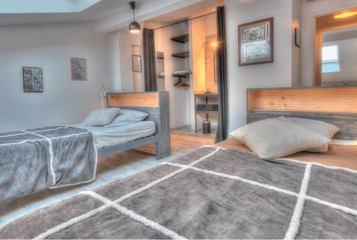 Cannes 2-Bedroom Apartment – 5 Min from Palais, Events up to 15