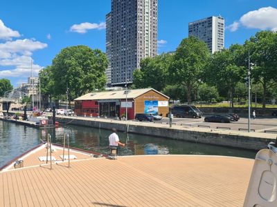 Luxury Yacht Venue in Paris with Eiffel Tower Views