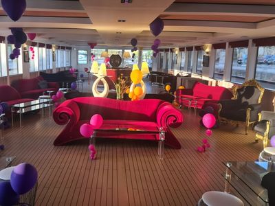 Luxury Yacht Venue in Paris with Eiffel Tower Views