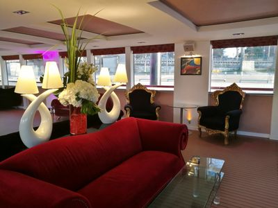 Luxury Yacht Venue in Paris with Eiffel Tower Views