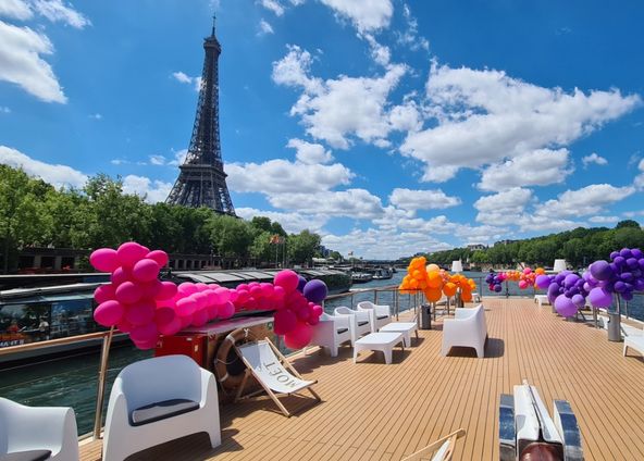 Prestigious yacht in Paris