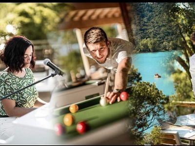 Wide Space for a Chic and Intimate Outdoor Meeting