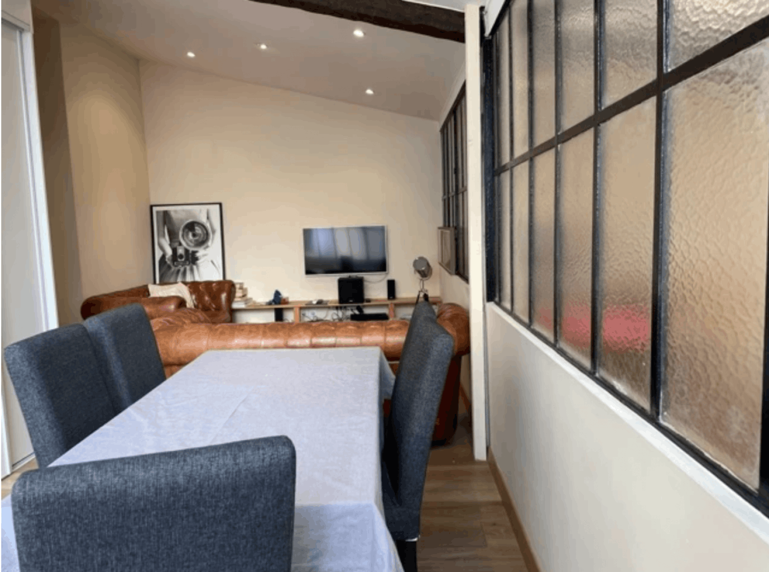 Central Cannes 3-Bedroom Apartment – 5 Min from Palais, Events up to 20
