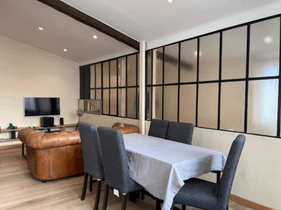 Central Cannes 3-Bedroom Apartment – 5 Min from Palais, Events up to 20
