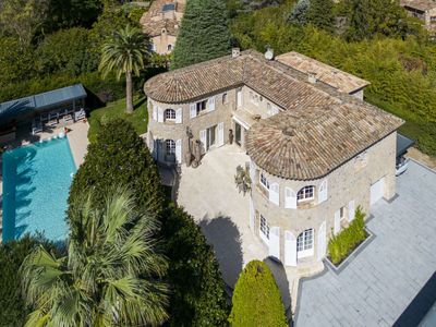 Villa luxueuse et lumineuse en pierres 360 m² 