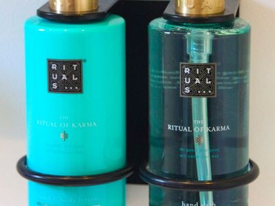 Villa of 350 m² of living space, garden of 4000 m²