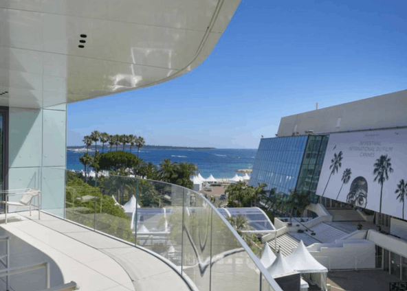 Luxury 3 bedrooms apartment in front of Palais des Festivals