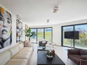 Luxury 3-Bedroom Apartment Cannes – Opposite Palais, Terrace, Events