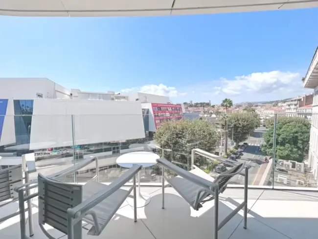 Luxury 3-Bedroom Apartment Cannes – Opposite Palais, Terrace, Events