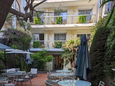 Lush Garden Venue for Events in Cannes