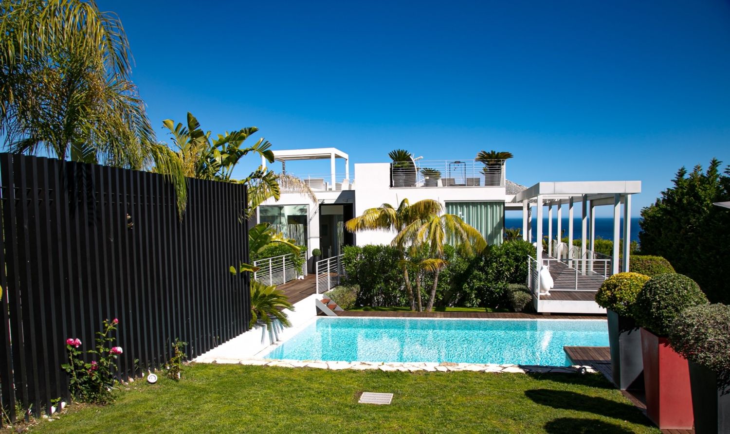 Californian villa with panoramic view of Cap d'Antibes