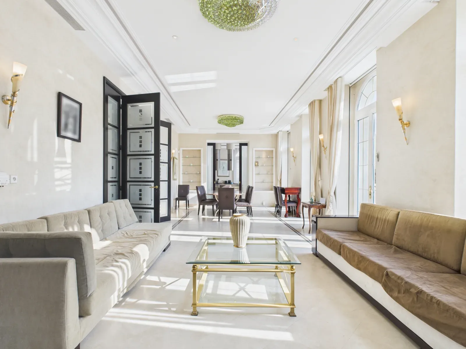 Villa Spacieuse à Cannes pour Événements | 1500 m² près de la Croisette