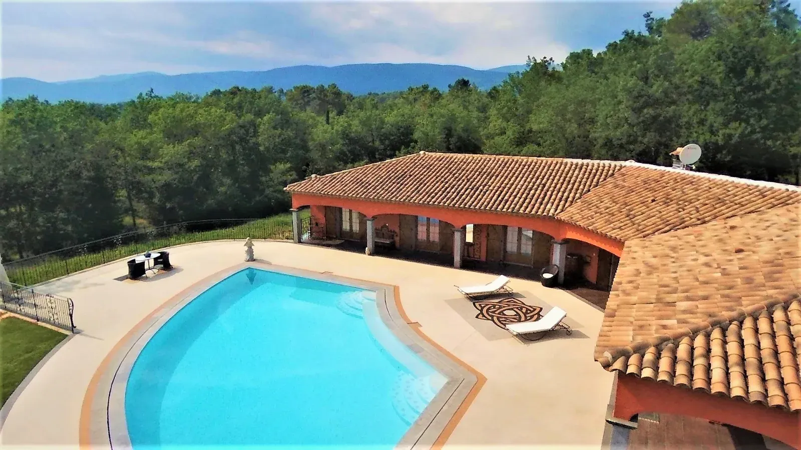Villa Saint-Paul-en-Forêt: Serene Event Venue in Nature