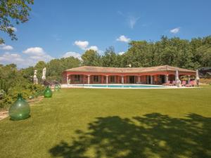 Villa Saint-Paul-en-Forêt: Serene Event Venue in Nature