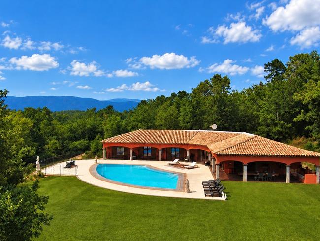 Villa Saint-Paul-en-Forêt: Serene Event Venue in Nature