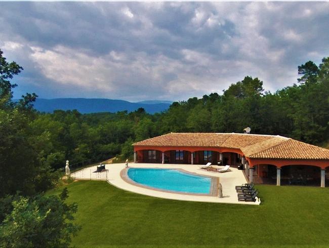 Villa Saint-Paul-en-Forêt: Serene Event Venue in Nature