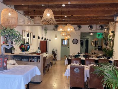 Restaurant romantique avec terrasse au centre de Cannes – Pour événements privés