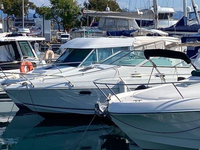 Twin-engine boat Jeanneau Yarding 27 feet, 410 HP inboard