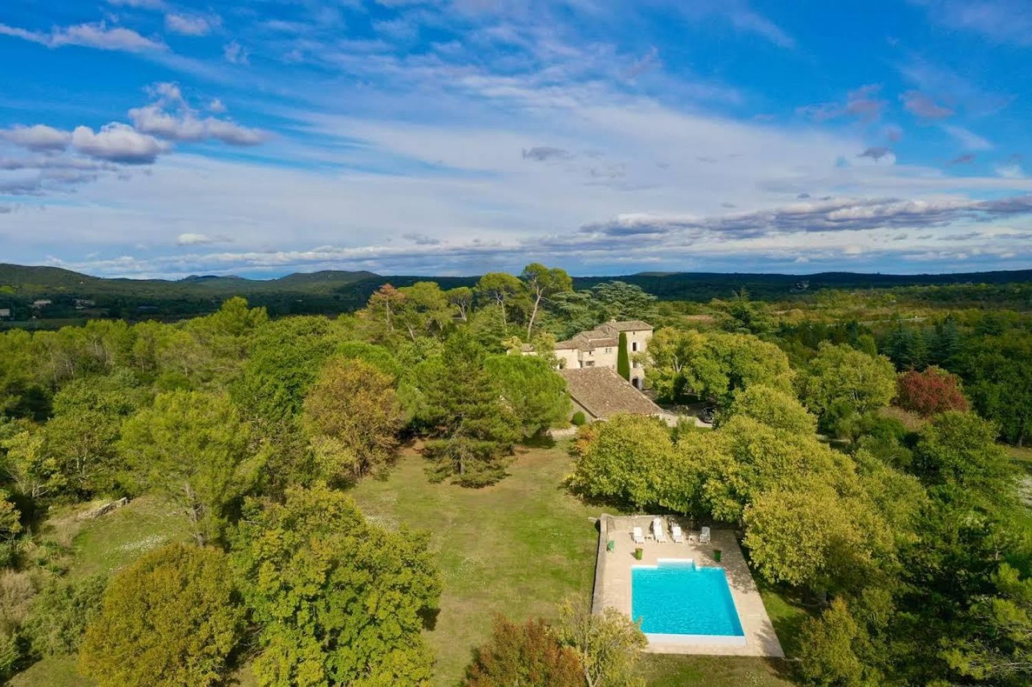 17th century farmhouse with swimming pool