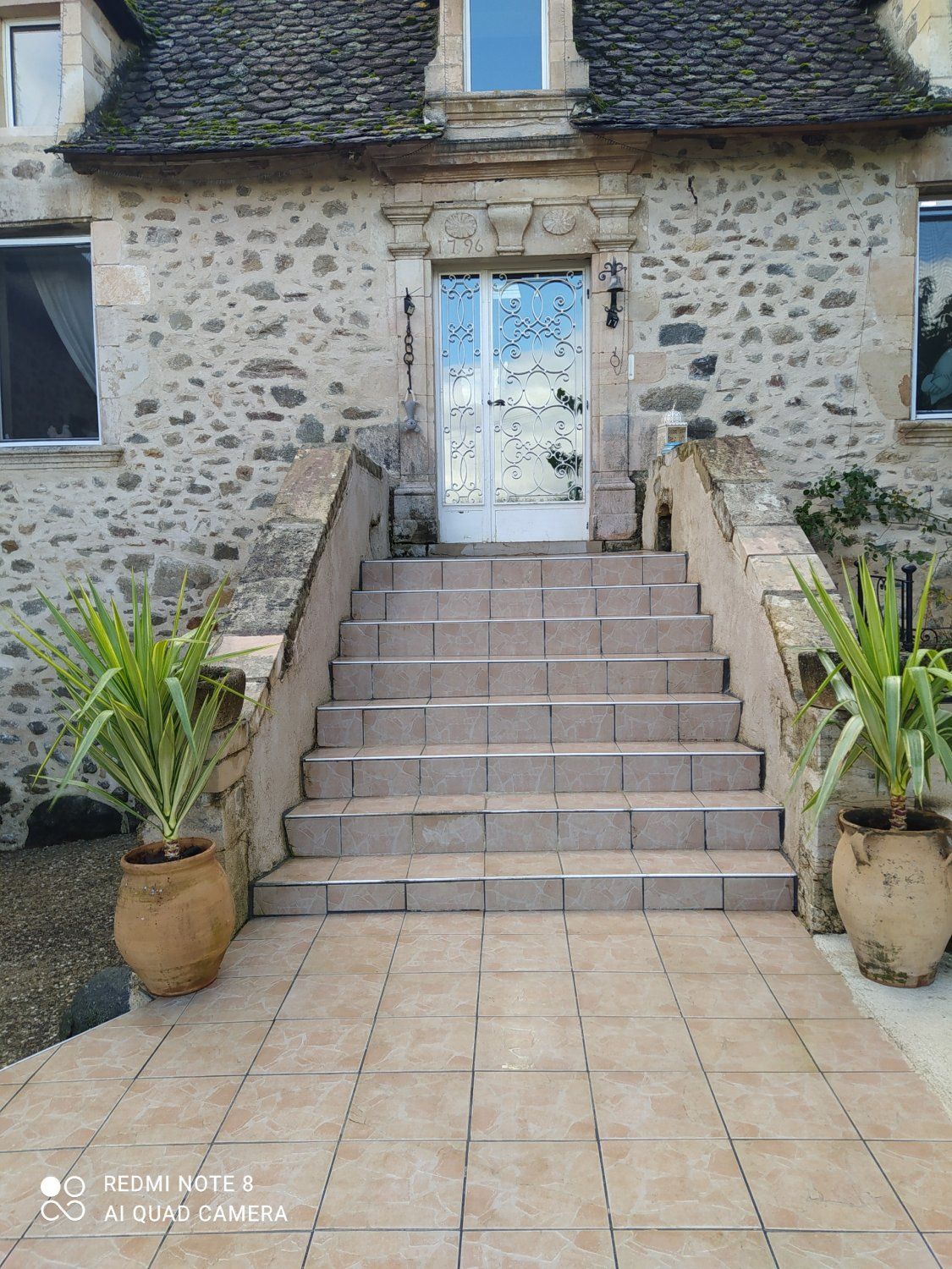 Estate with swimming pool and large park not overlooked