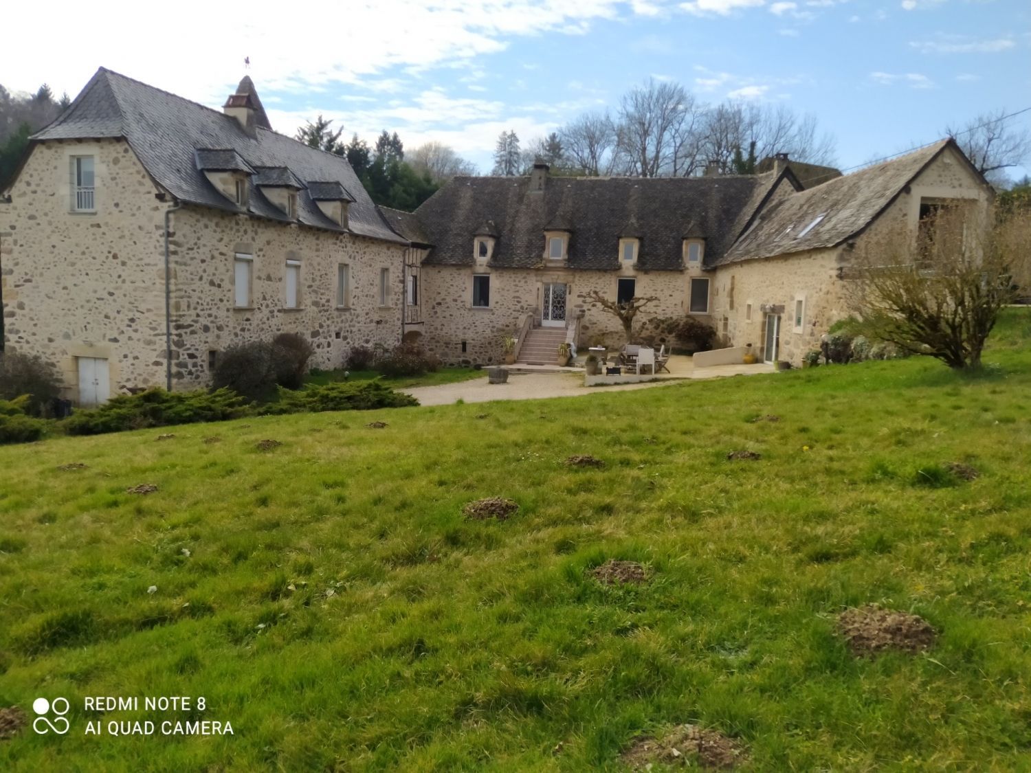 Estate with swimming pool and large park not overlooked